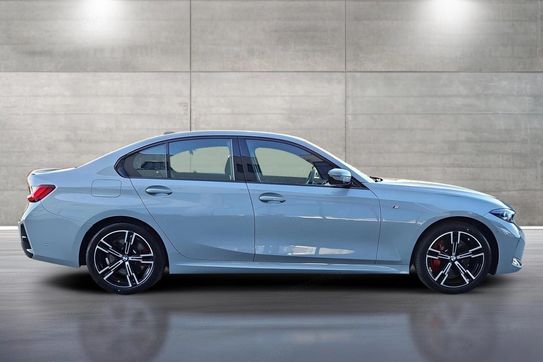 BMW Seria 3 330i xDrive M Sport