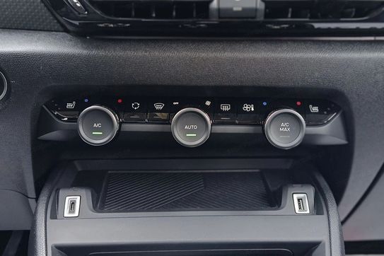Citroen C4 1.2 Puretech Max S&S EAT8