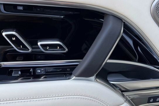 Land Rover Range Rover P550e Autobiography