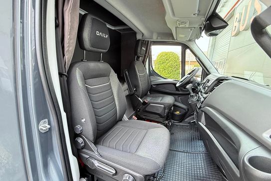 Iveco Daily 70C18 3.0 180KM