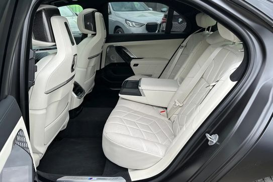BMW Seria 7 M760e PHEV xDrive Individual Edition sport-aut