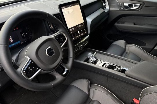 Volvo XC60 B5 B AWD Plus Black Edition