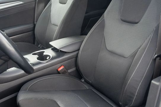 Ford Mondeo 2.0 Hybrid