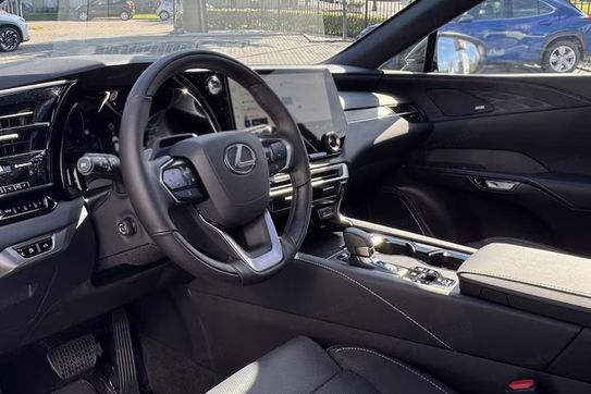 Lexus RX 450h+ Omotenashi 2.5 Hybrid Plug-in