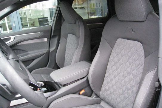 Audi A6 TDI quattro S line Avant