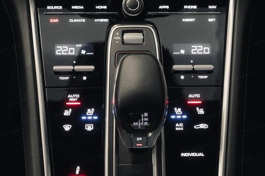Porsche Panamera Turbo Hybrid