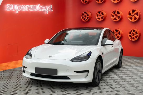 Tesla Model 3 RWD