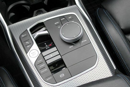 BMW Seria 3 330e sport-aut