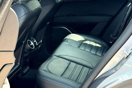 Alfa Romeo Stelvio 2.0 Turbo Executive Q4 aut