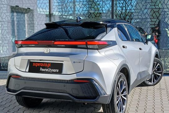 Toyota C-HR PHEV Dynamic Force Executive
