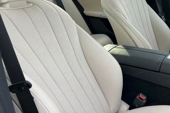 Mercedes Klasa E 200 4-Matic AMG