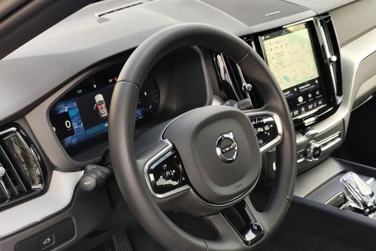 Volvo XC60 B5 B AWD Plus Dark