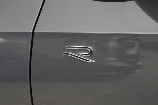 Volkswagen Golf R-Line Plus 1.5 eTSI mHEV
