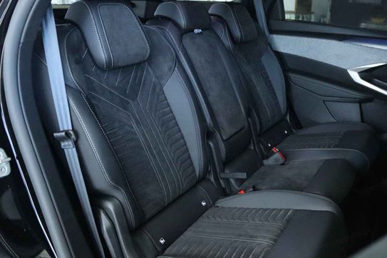 Peugeot 5008 GT Exclusive S&S e-DCS6 1.2 PureTech mHEV