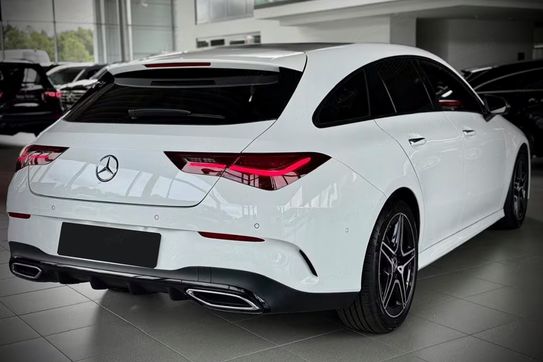 Mercedes CLA 250 4-Matic AMG Line Shooting Brake