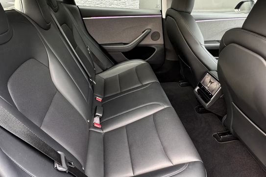 Tesla Model 3 Long Range RWD