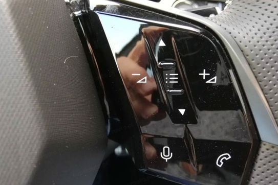 Peugeot 5008 GT 1.2 mHEV e-DCS6