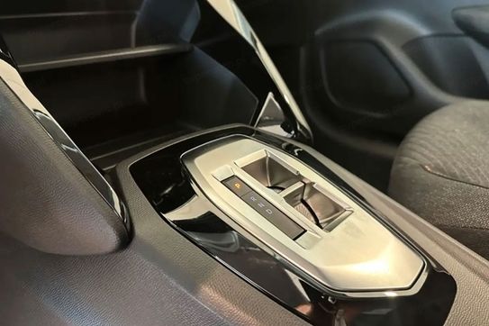 Peugeot 208 Edition e-DCS6 1.2 mHEV