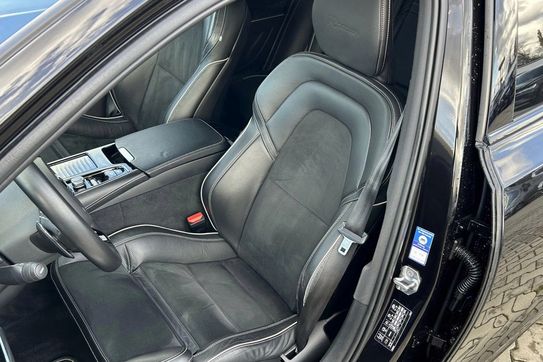 Volvo V90 T8 AWD Plug-In Hybrid R-Design