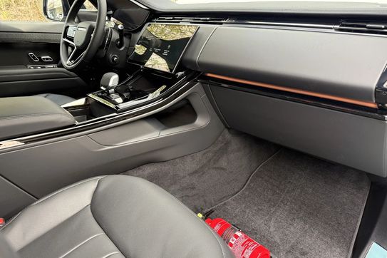 Land Rover Range Rover Sport D300 Dynamic SE