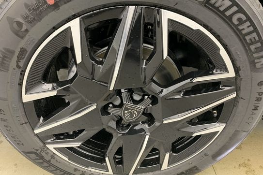 Peugeot 3008 GT 1.2 mHEV e-DCS6