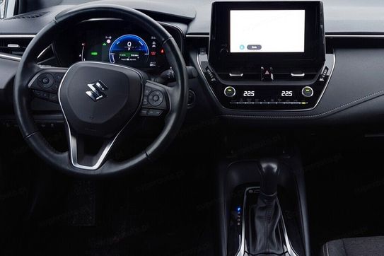 Suzuki Swace 1.8 Hybrid Premium Plus CVT