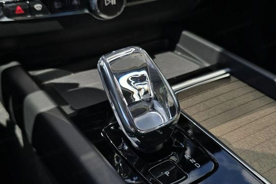 Volvo XC60 B5 B AWD Ultra Dark
