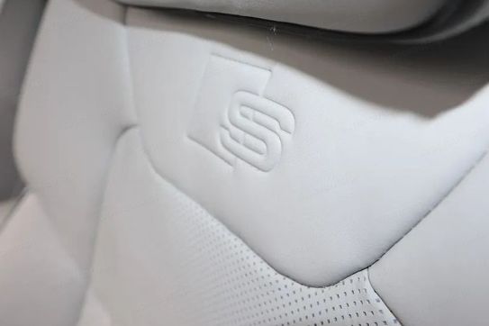 Audi A8 L 60 TFSI e quattro Tiptr.