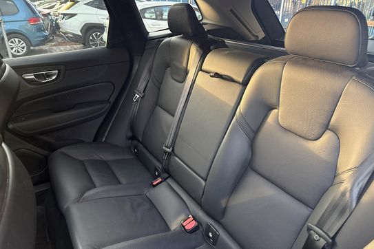 Volvo XC60 B5 B AWD Plus Dark