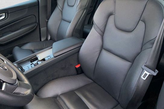 Volvo XC60 B5 B AWD Plus Dark aut