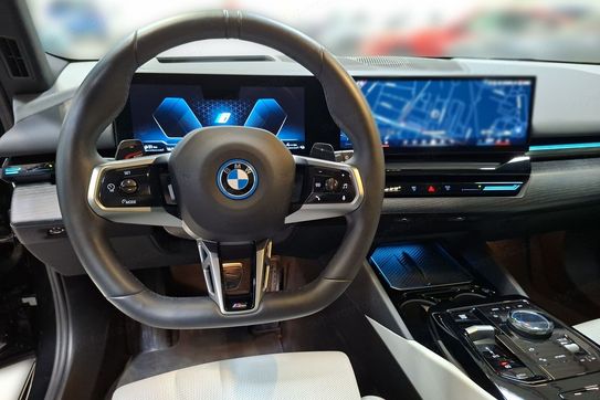 BMW Seria 5 530e xDrive PHEV M Sport aut