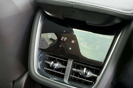 Volvo EX90 Twin AWD Plus 7 os