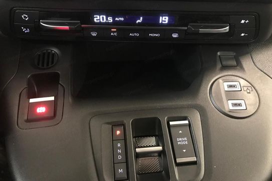 Peugeot Partner Van L2H1 Zabudowa Brygadowa EAT8