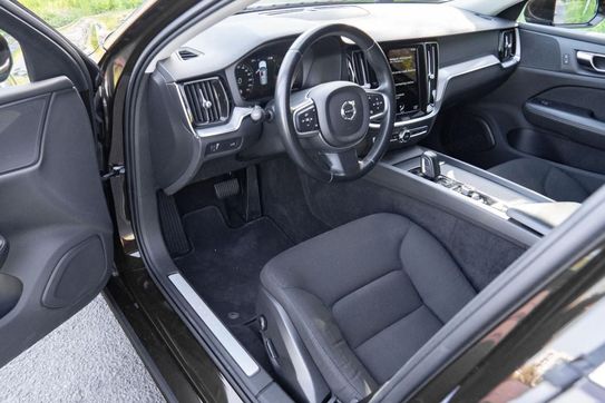Volvo V60 B4 D Momentum Pro