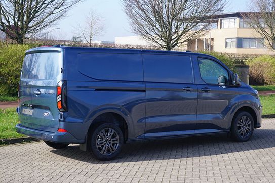 Ford Transit Custom L2H1 Limited 320