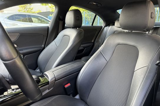 Mercedes CLA 200