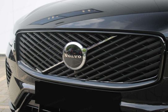 Volvo XC60 B5 AWD Plus Dark