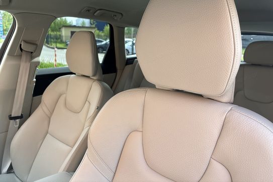 Volvo XC60 B4 D Momentum Pro
