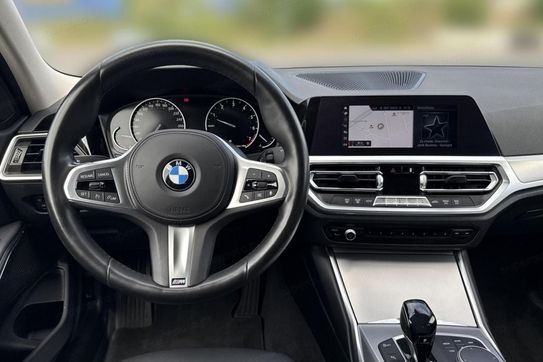 BMW Seria 3 320i xDrive Advantage
