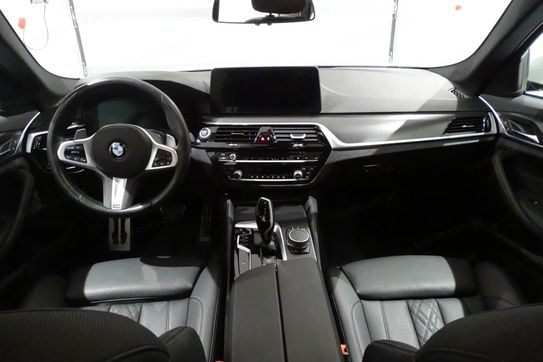 BMW Seria 5 520d xDrive M Sport
