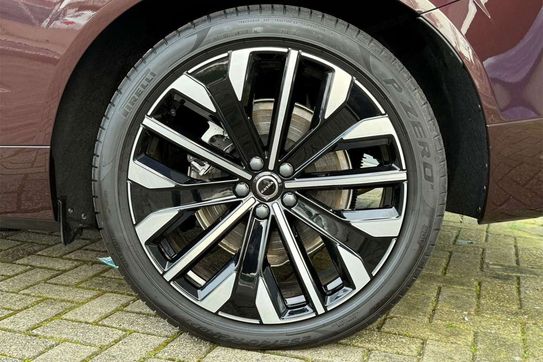 Volvo XC60 T6 Plug-In Hybrid AWD Ultra Dark