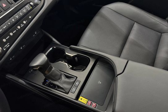 Lexus ES 300h Business Edition