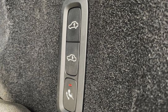 Volvo XC60 T8 Plug-In Hybrid AWD Ultra Dark