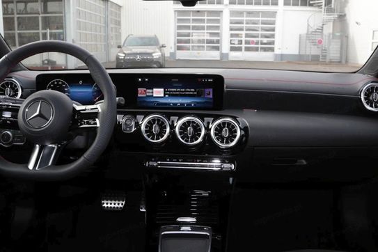 Mercedes CLA 200 AMG Line