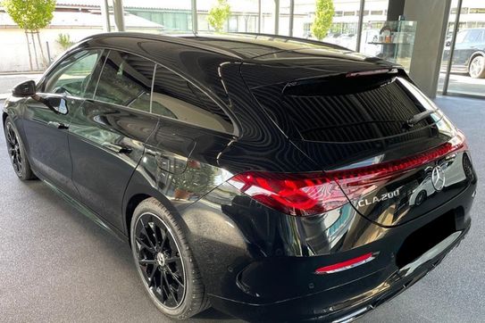 Mercedes CLA 200 Shooting Brake AMG Line