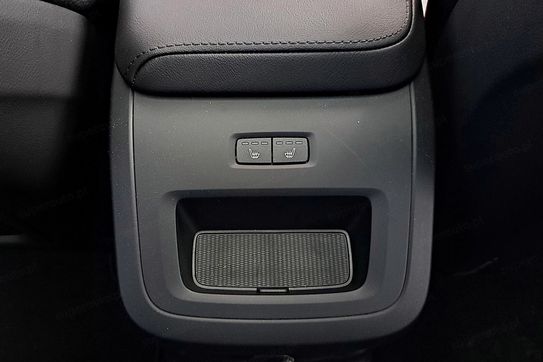 Volvo XC60 B5 B AWD Plus Dark