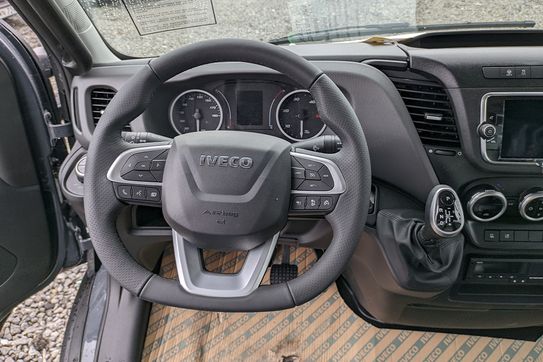 Iveco Daily 70C18 Hi-Matic Zabudowa 15EP + Winda