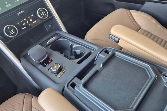 Land Rover Discovery D300 Dynamic HSE