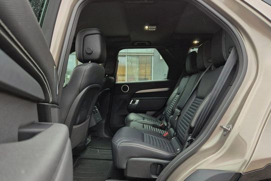 Land Rover Discovery P300