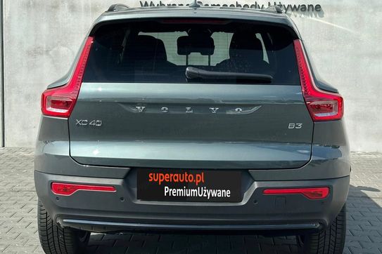 Volvo XC40 B3 Plus Dark